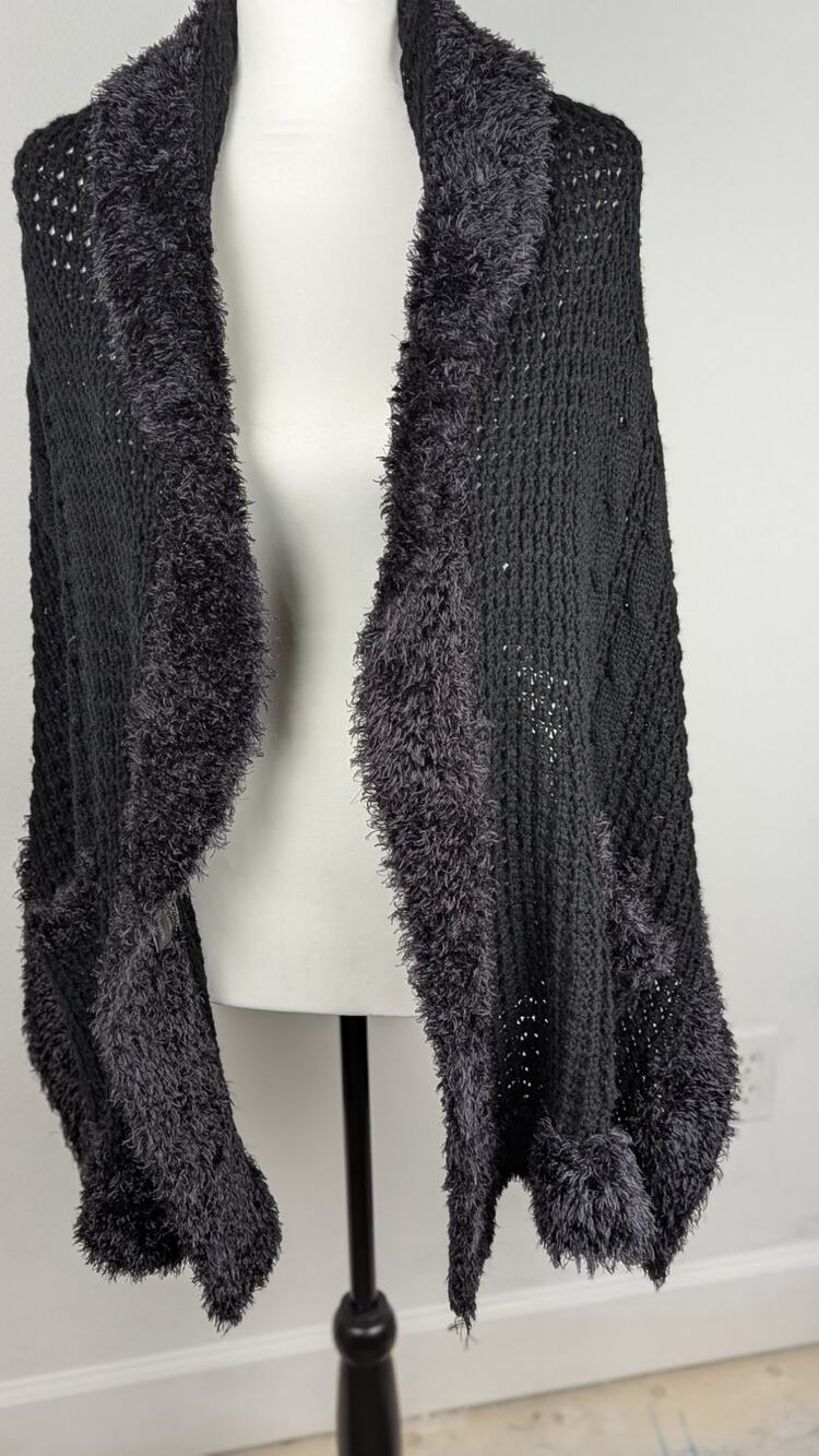 Cashmere blend stole Black. furry trim knitted open cable weave Meas23" x 48"EUC